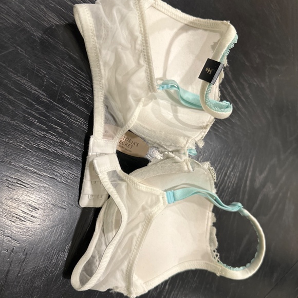 Victoria’s Secret Bra 34B - Picture 3 of 3